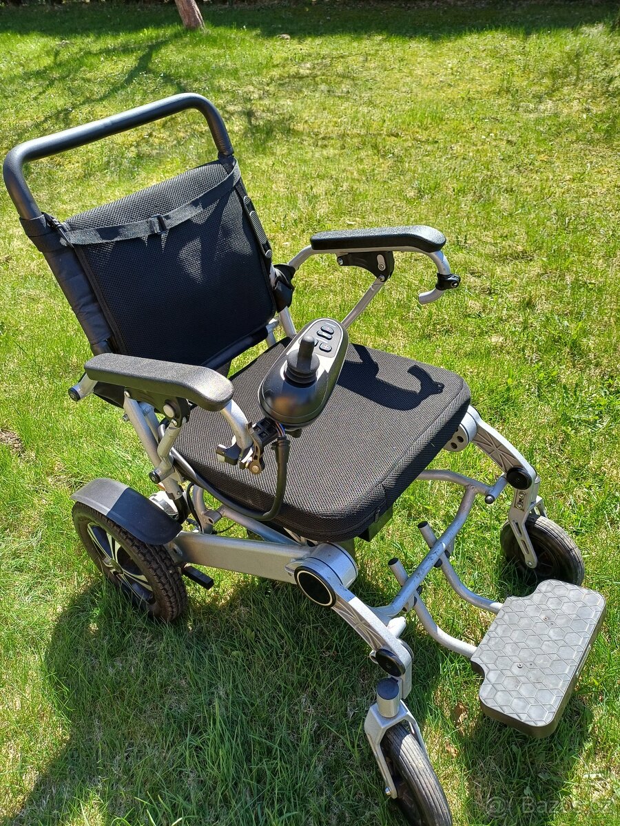 Elektrický skládací invalidní vozík Selvo i4500