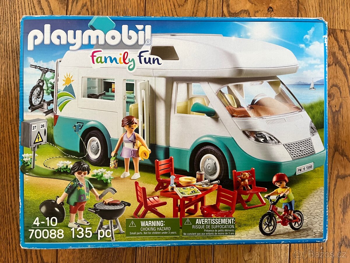 Rodinný karavan PLAYMOBIL