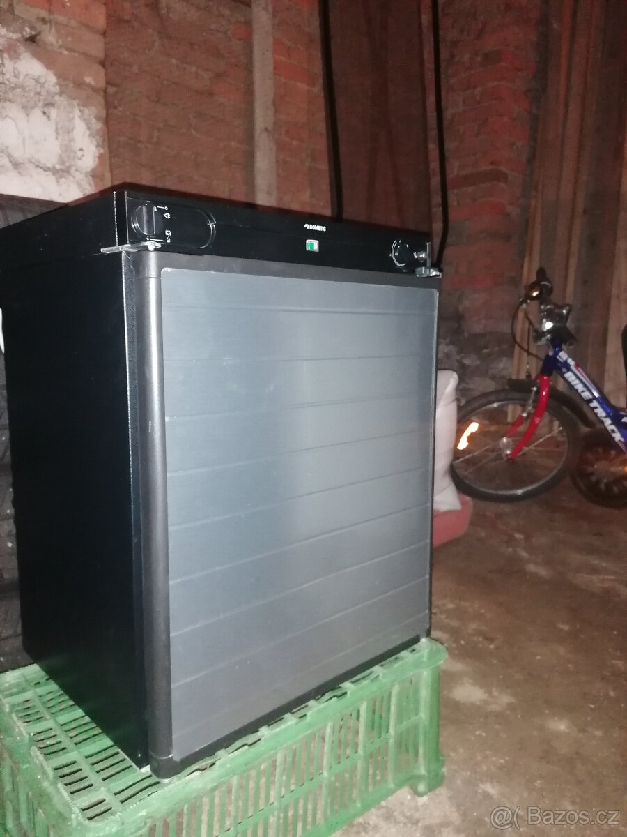 Lednice Dometic RF 60