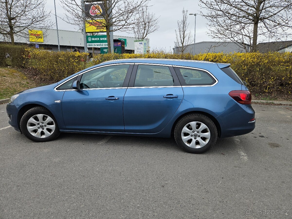 Opel Astra combi 1,6 CDTi + tažné zařízení