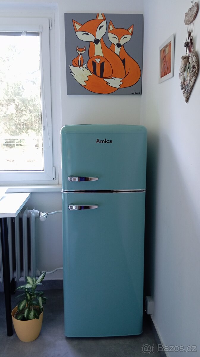 Lednice s mrazákem Amica Retro VD 1442 AL