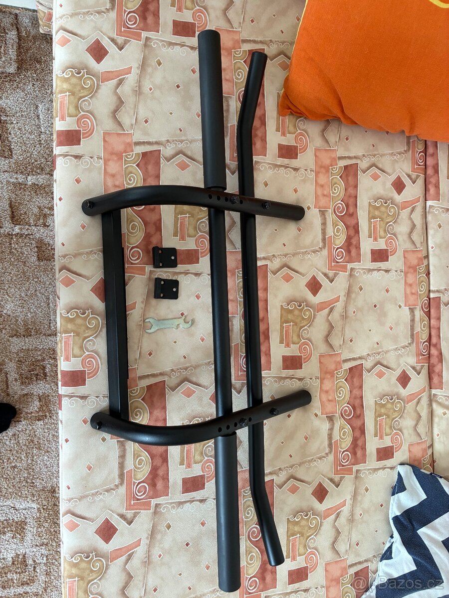 Domyos posilovací hrazda do dveří.