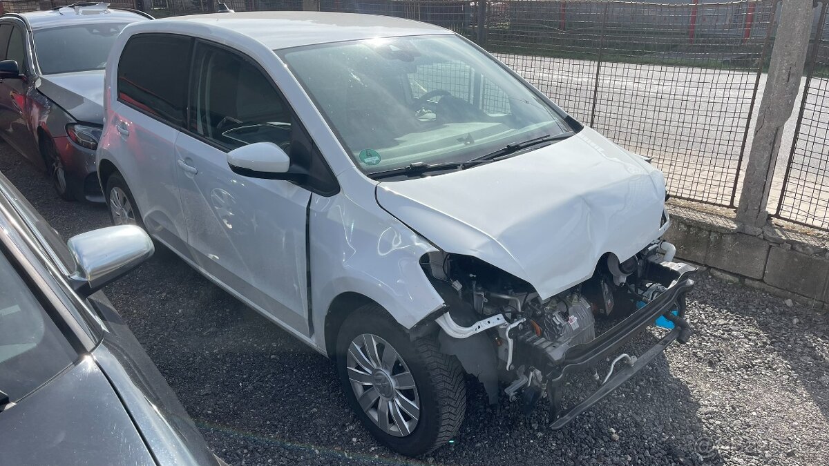 Volkswagen eUP 61kW 36kWh - havarovaný - pojízdný