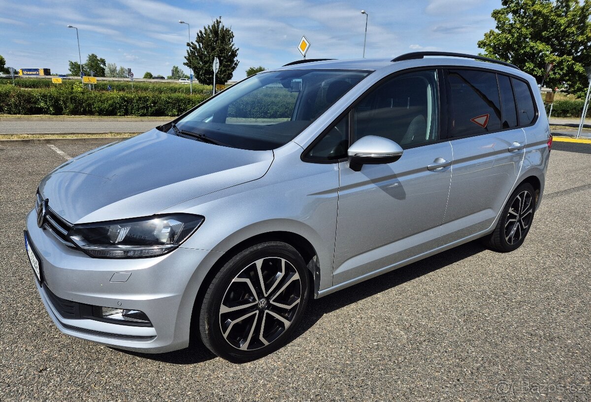 VW TOURAN TDI 2016 MANUÁL VÝHŘEV ADAPT. TEMPOMAT TAŽNÉ ALU
