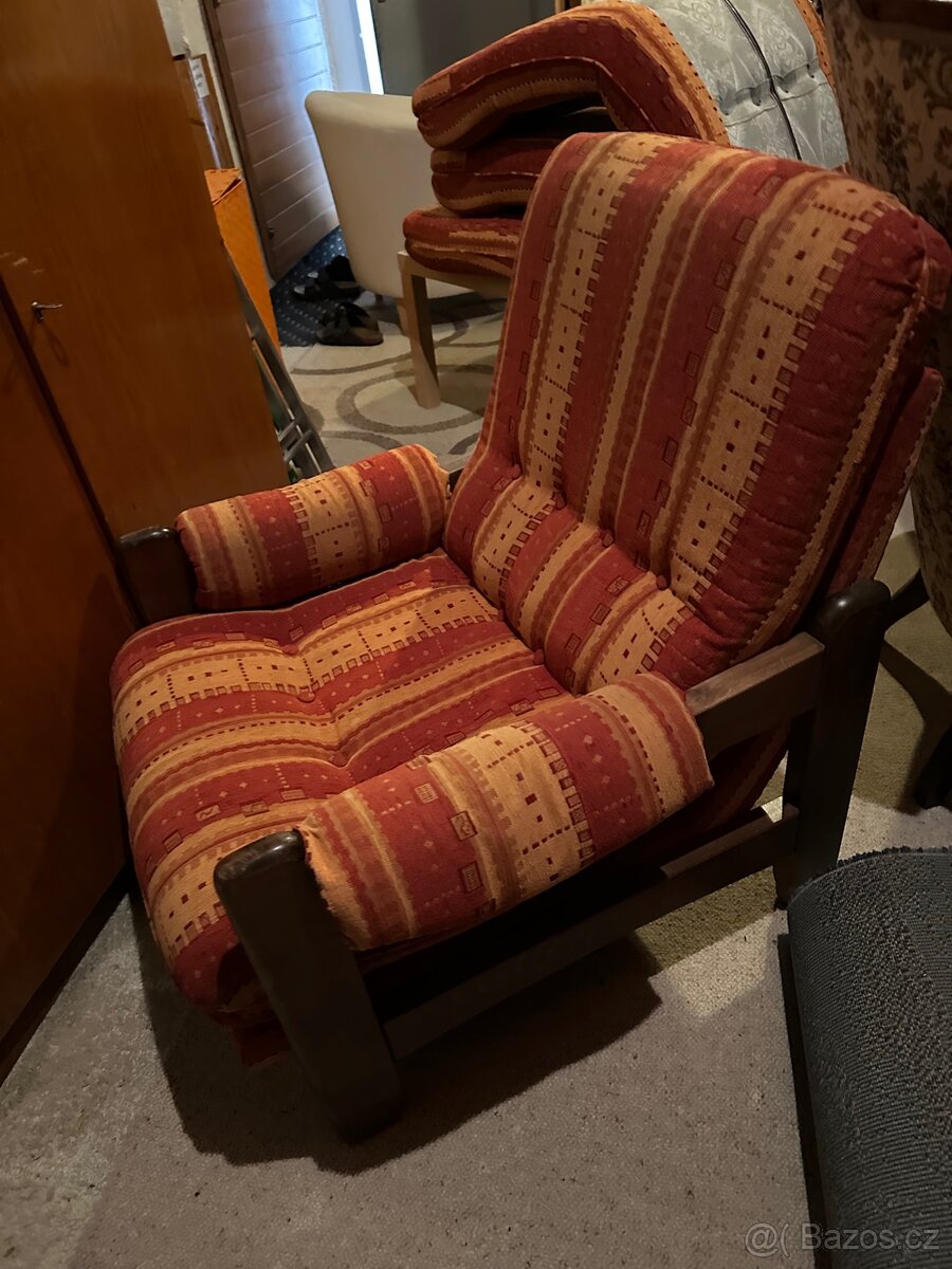 sedací souprava z masivu + lampa