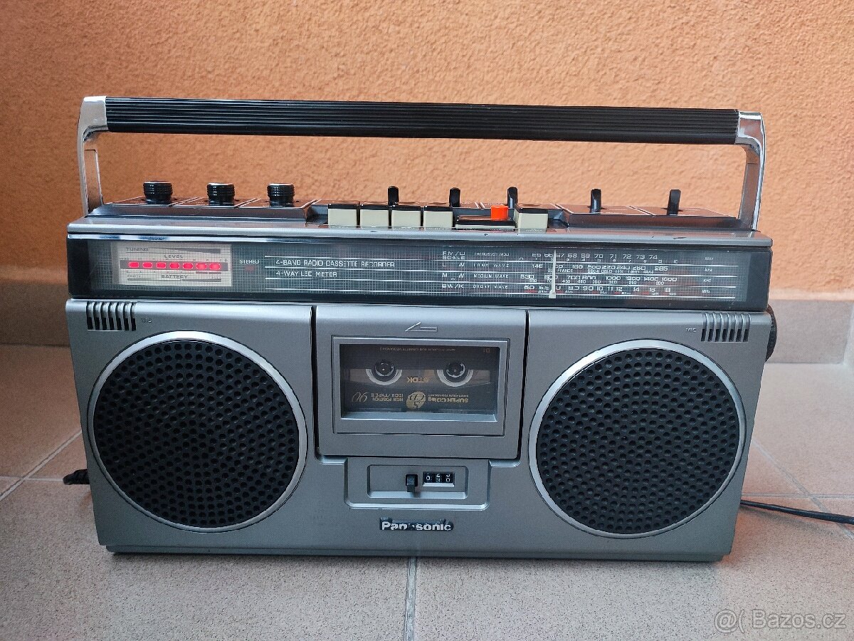 STEREO RADIO CASSETTE RECORDER PANASONIC RQ-4050LJ.