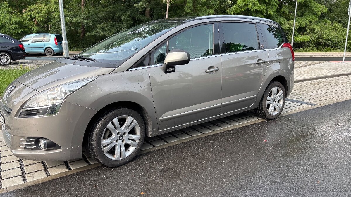 Peugeot 5008 2.0 dci 2011 7 mist
