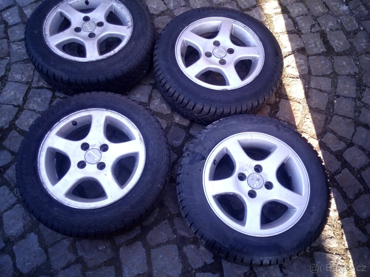 pneu zimní 175/65 r14 včetně disků