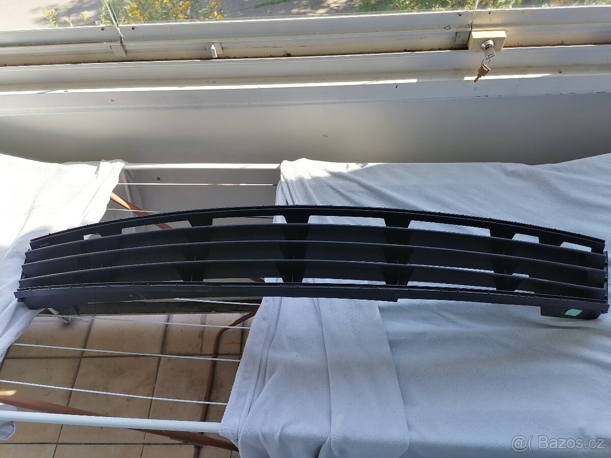 Mřížka narazniku Renault Clio 3 generace