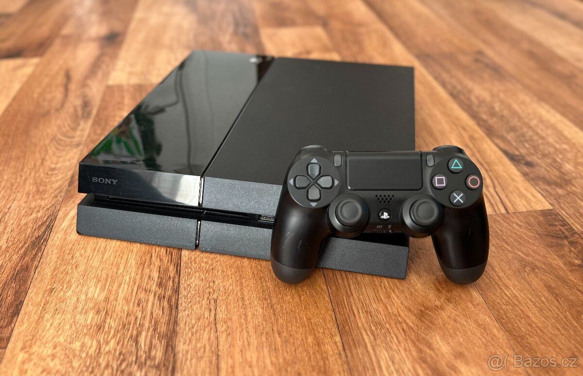 Sony Playstation 4 FAT (CUH-1004A) 500 GB černá