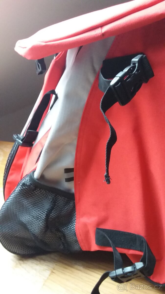 Batoh s kapsami na sportovní boty
