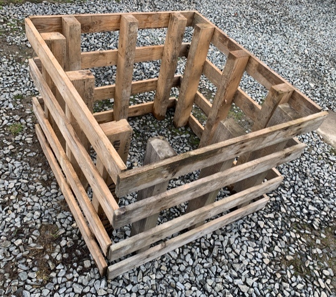 Palety ze stavebniho materialu