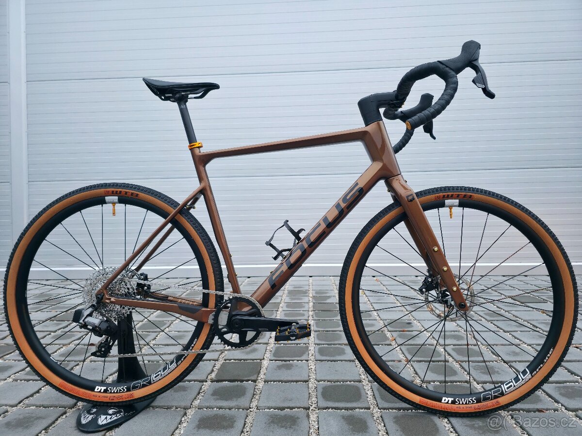 Gravel Focus Atlas 8.9 Carbon 2023 Rival eTap AXS 28"
