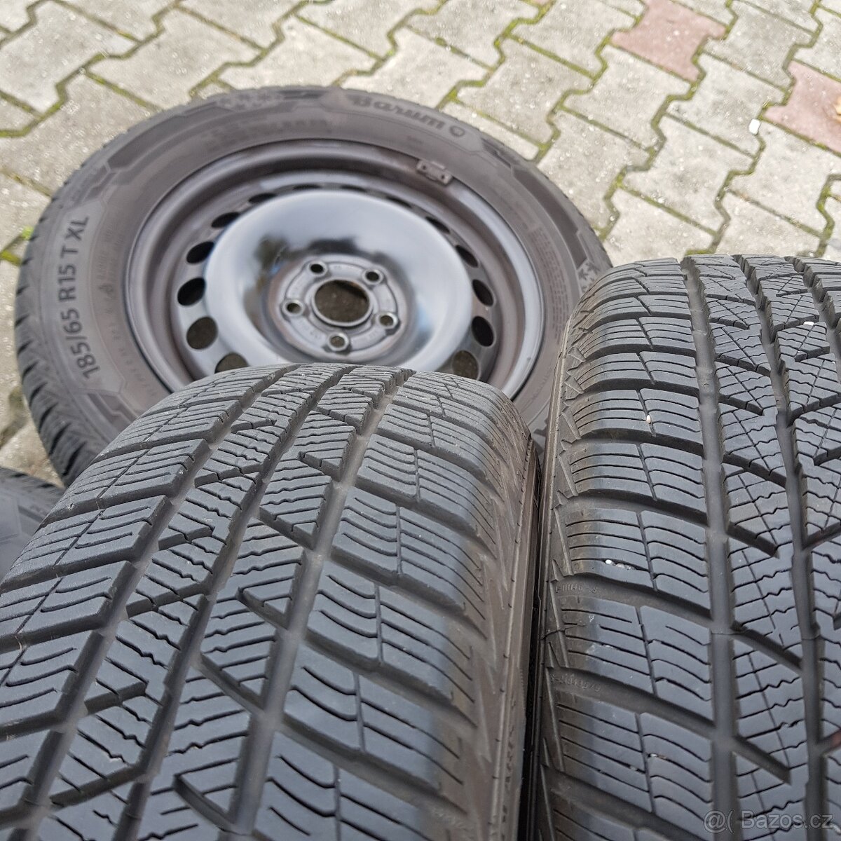 Kompletní zimní kola 185/65 R15 T XL Barum Polaris 5