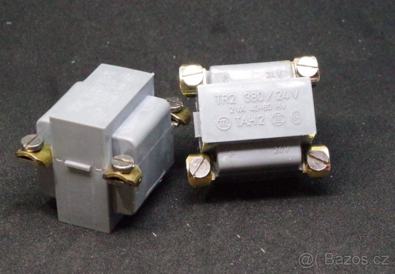 Síťový transformátor