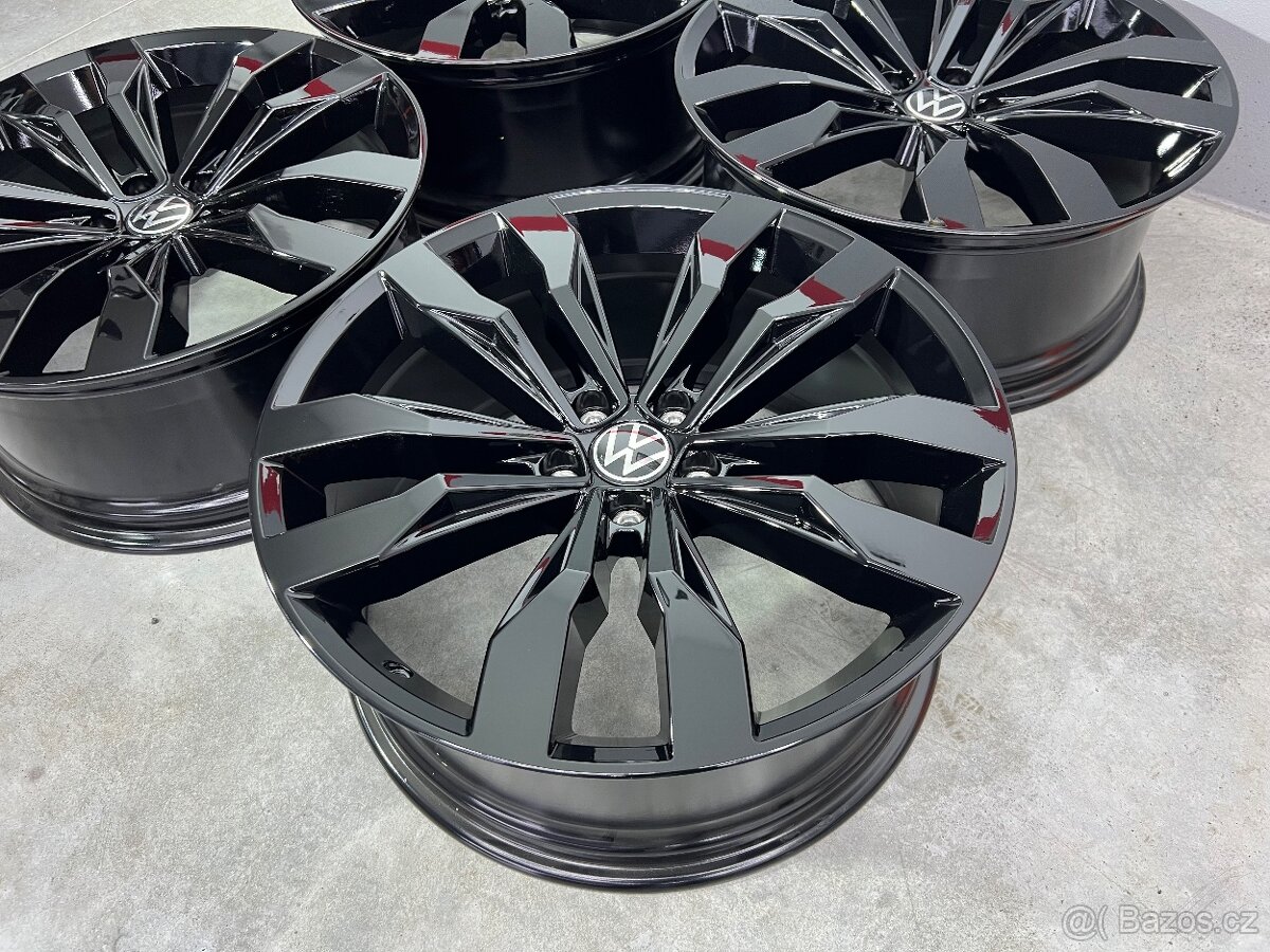 Demo nepoužité r20 suzuka Tiguan