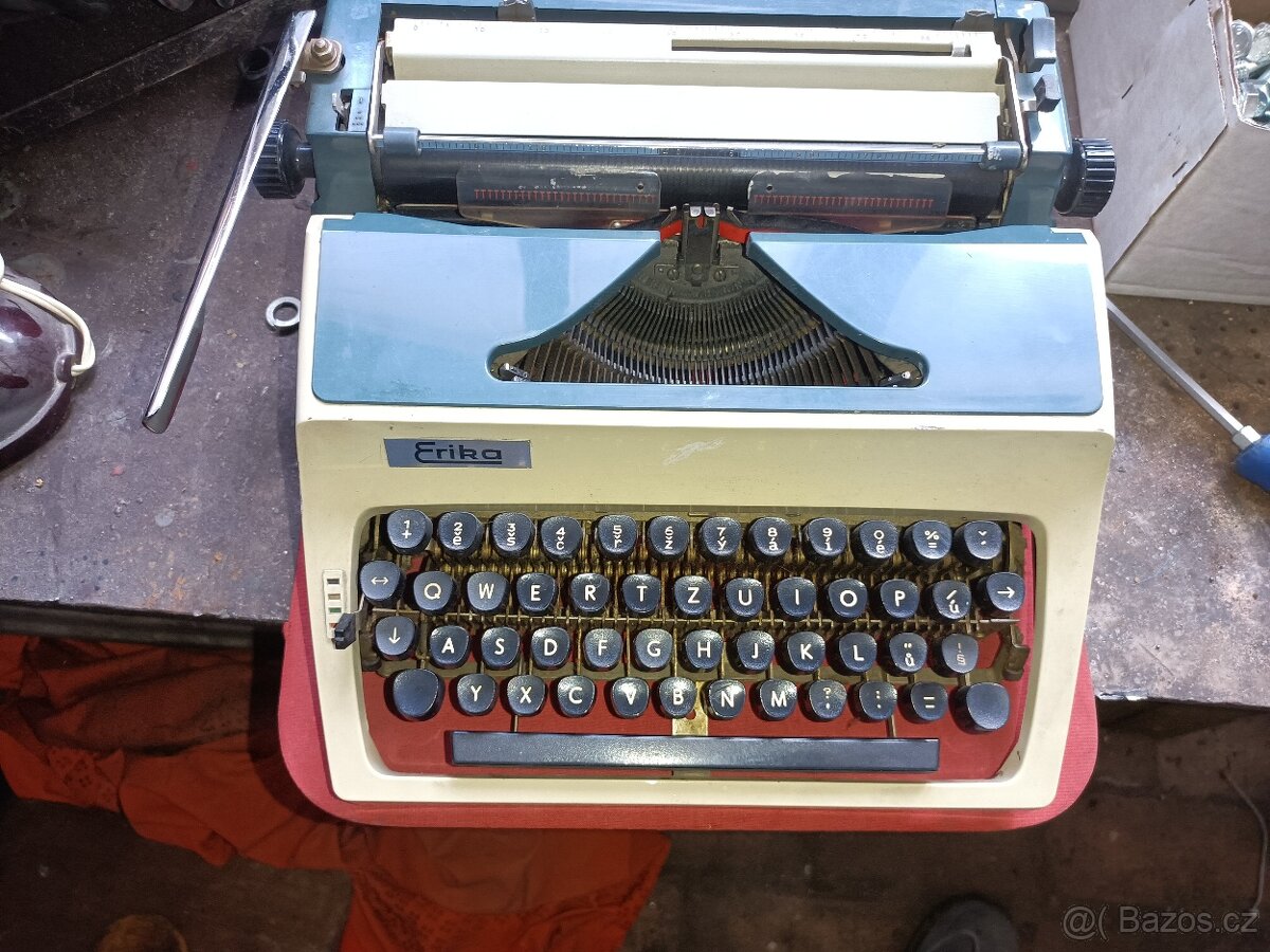 Psací stroj Erika