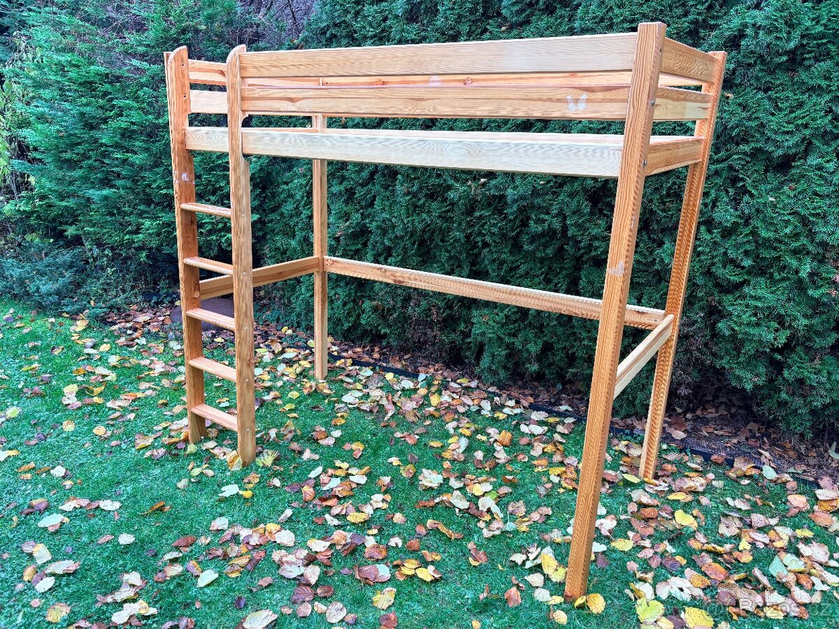 Dřevěná patrová postel 200x90