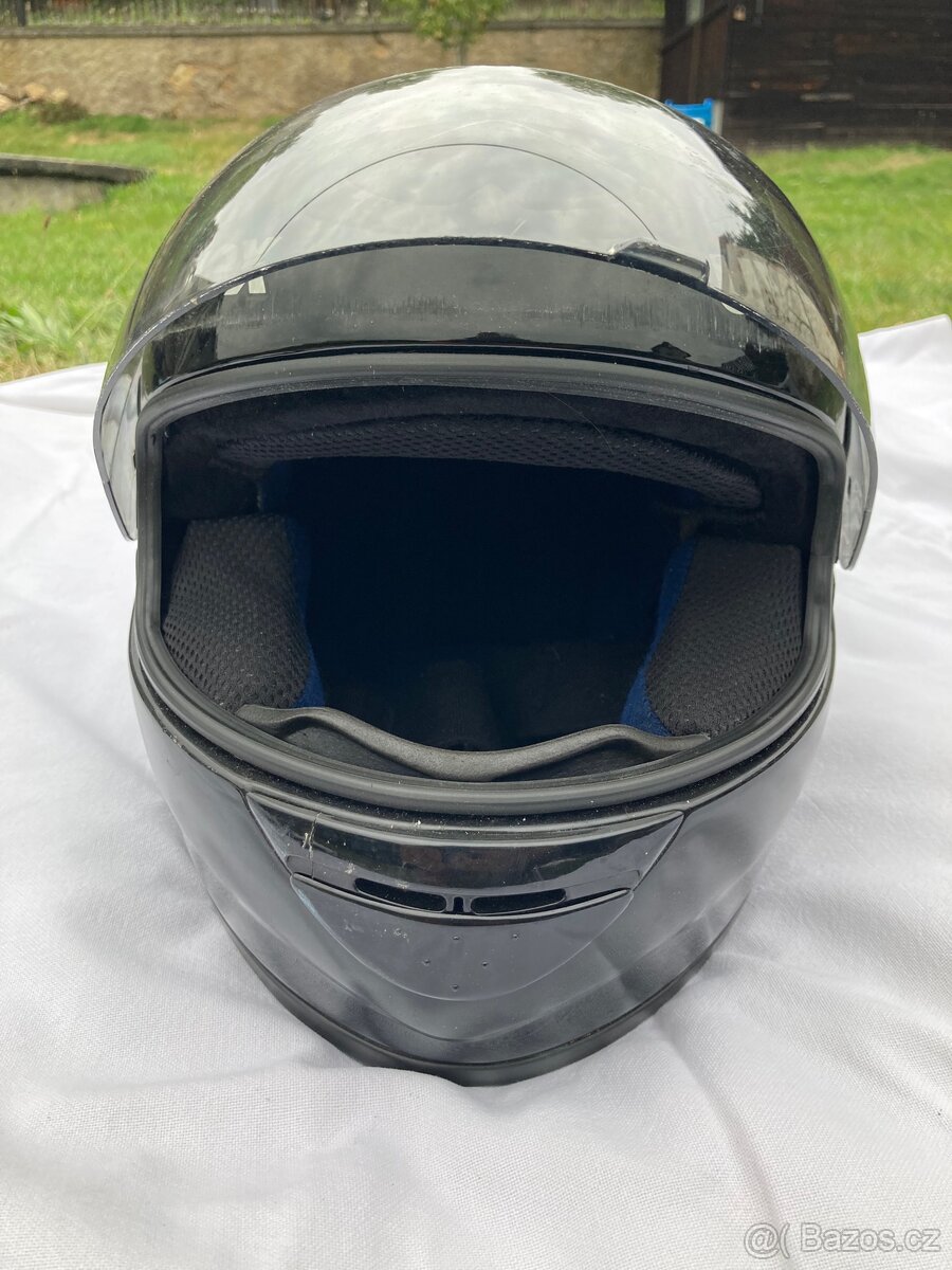 Přilba UVEX černá velikost M, 57, cena 1000 Kč