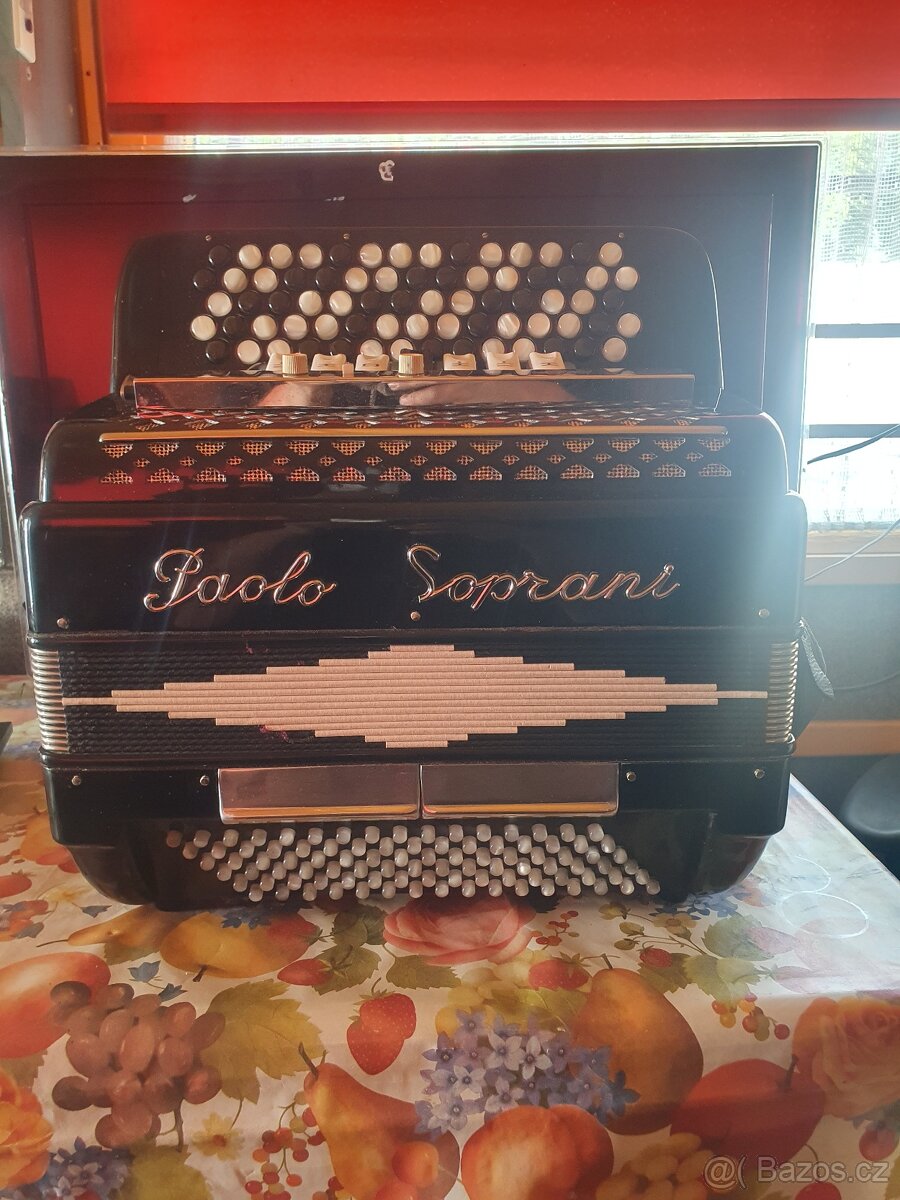 Knoflíkový akordeon Paolo Soprani