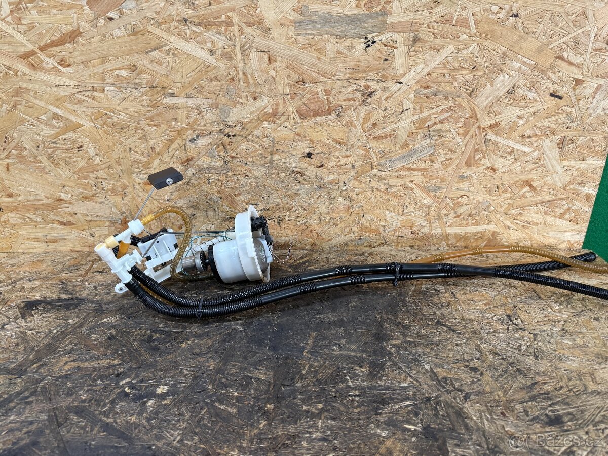 ČERPADLO NÁDRŽE MERCEDES W211 2.2 CDI 125KW