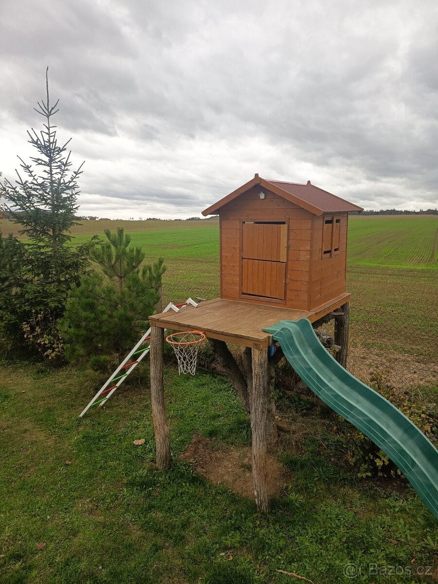 Dětský zahradní domecek
