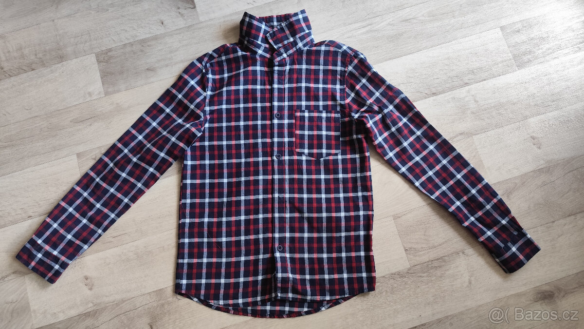 Nová chlapecká košile v.152
