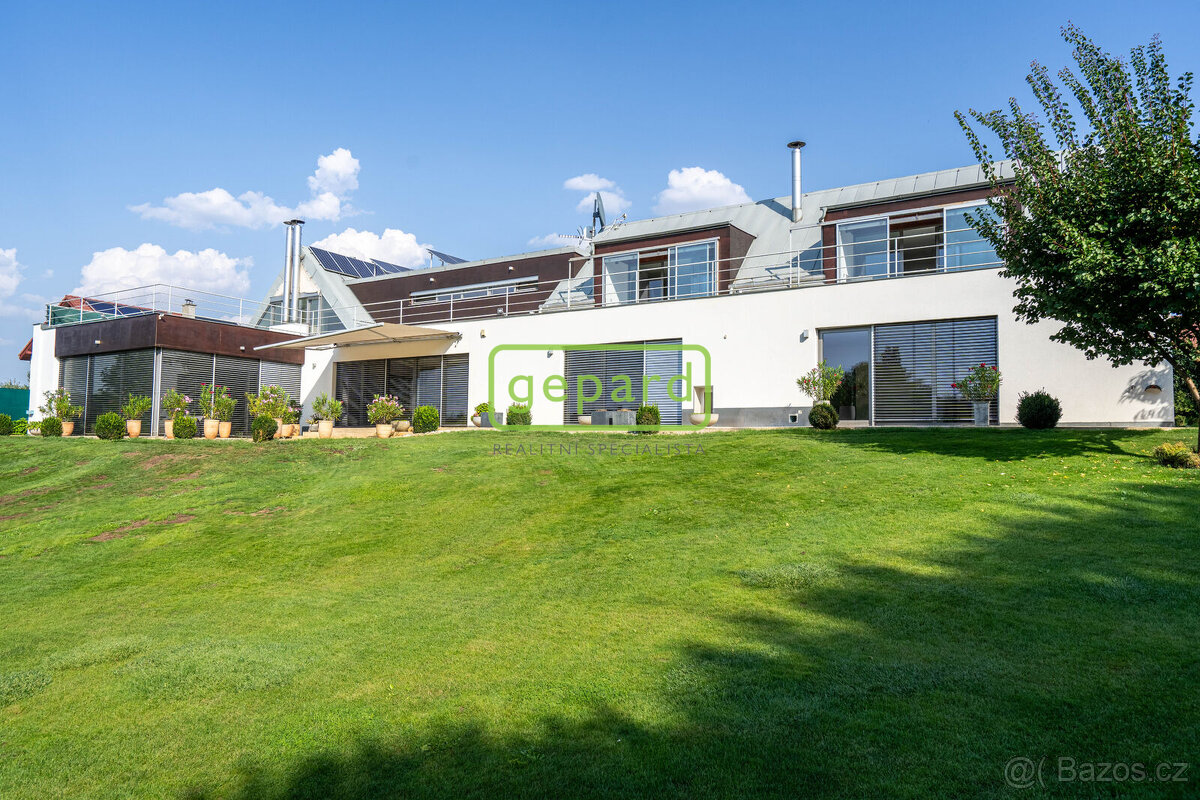 Vícegenerační samostatná vila 636m2, s pozemkem 2478m2, Koun