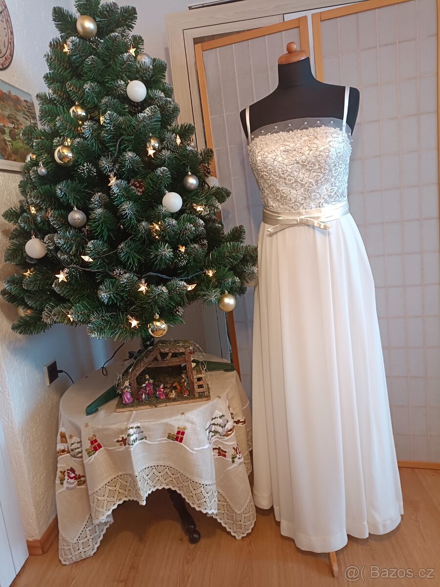 Krásné svatební šaty.