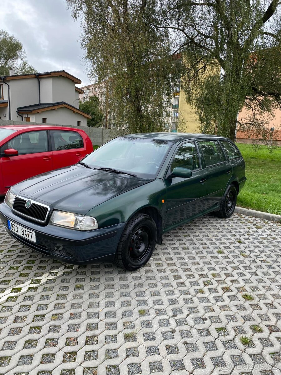 Škoda Octavia 1 combi Prodám veškeré náhradní díly.Škoda Oct