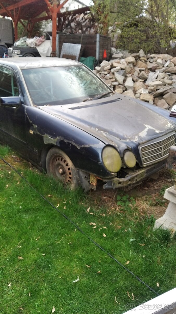 Koupím vrak mercedes e290
