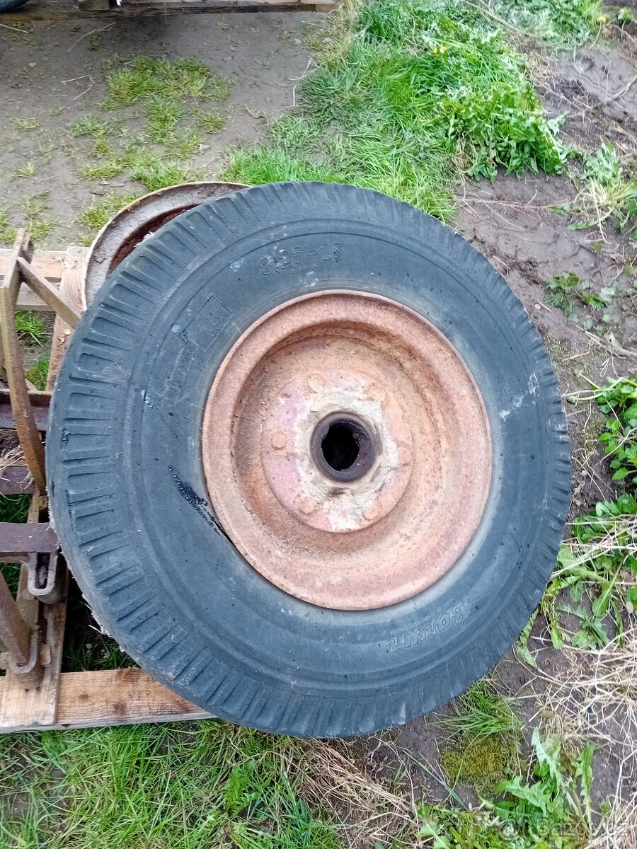 Kolo na vlek