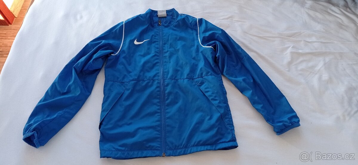 Dětská bunda NIKE, vel. M (137-147cm)