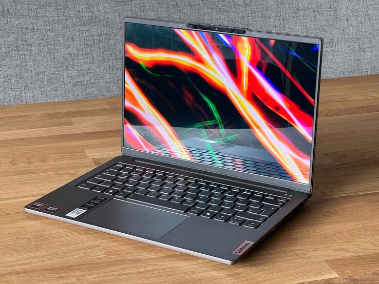 LENOVO IdeaPad PRO 5 14":R7 8845HS,32GB,SSD 1TB,Radeon 780M