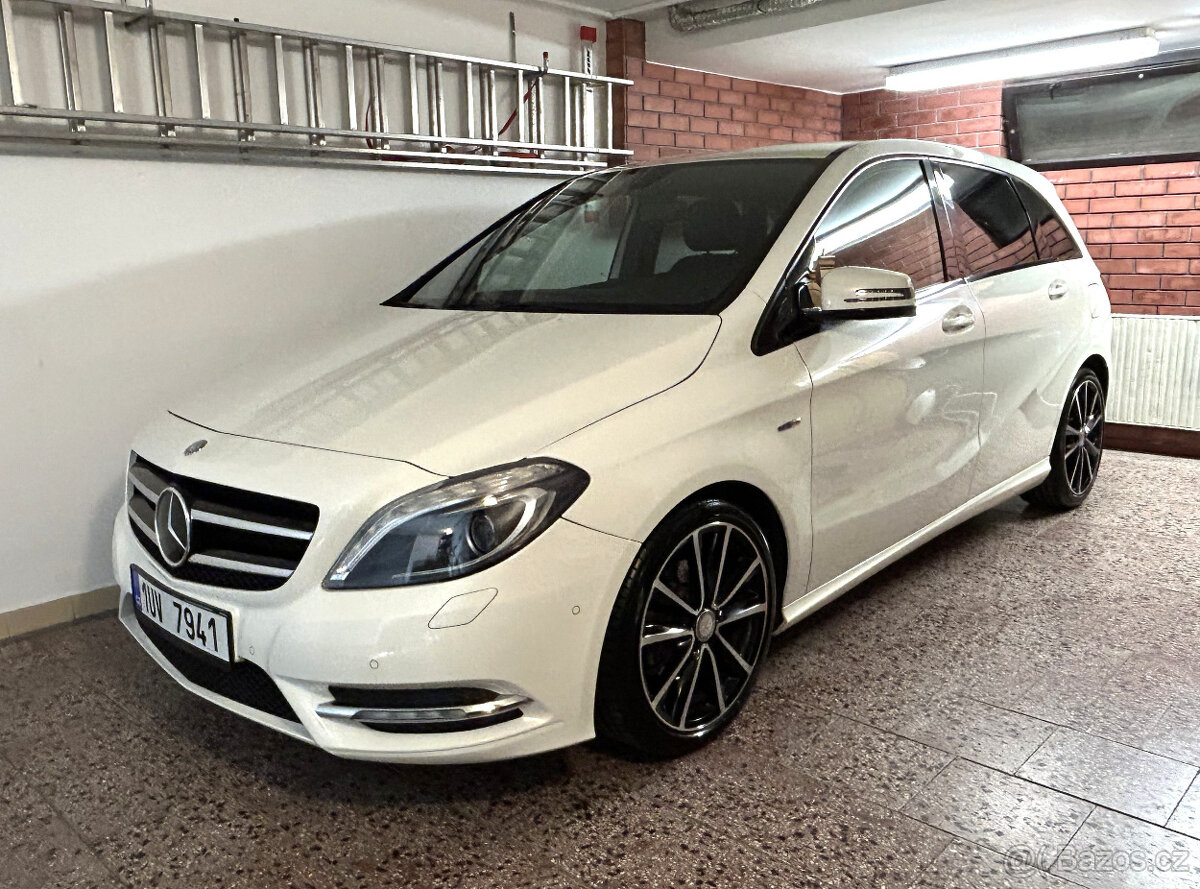 Mercedes - Benz B 180, M2012, TOP stav