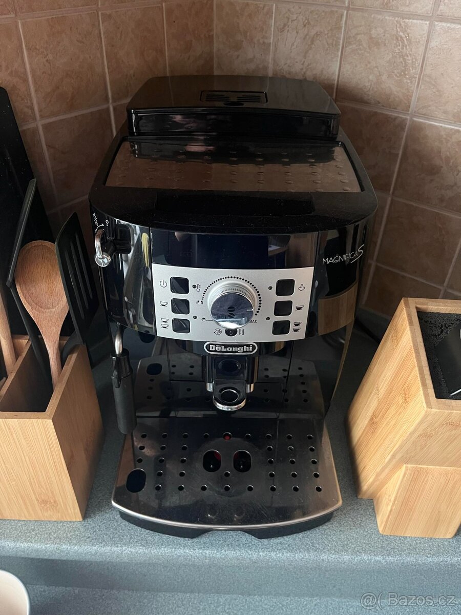 DeLonghi Magnifica S ECAM 22.115.B