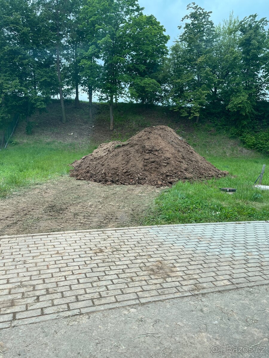 Hlína za odvoz