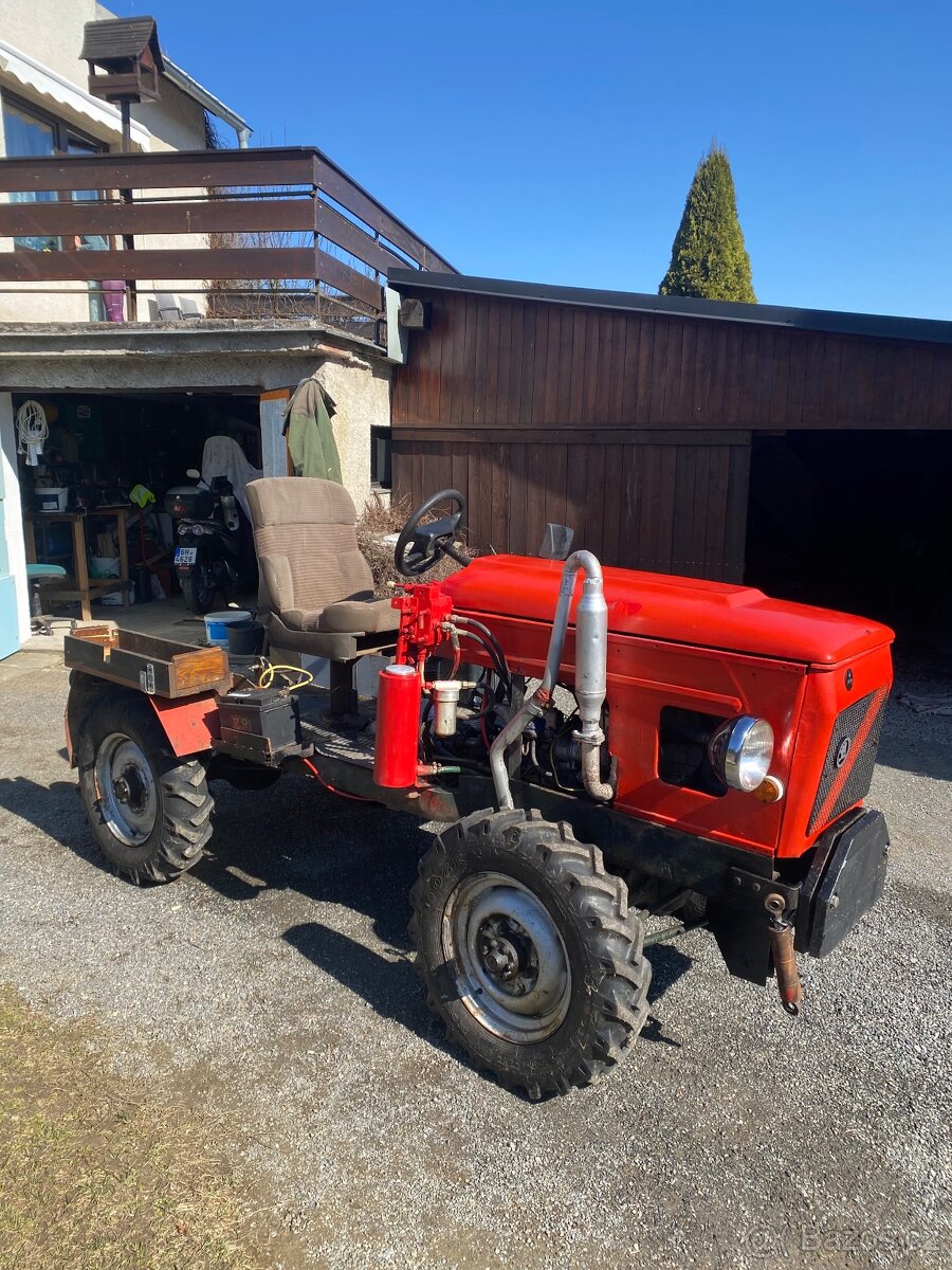 Traktor domácí výroby 4x4 + kárka