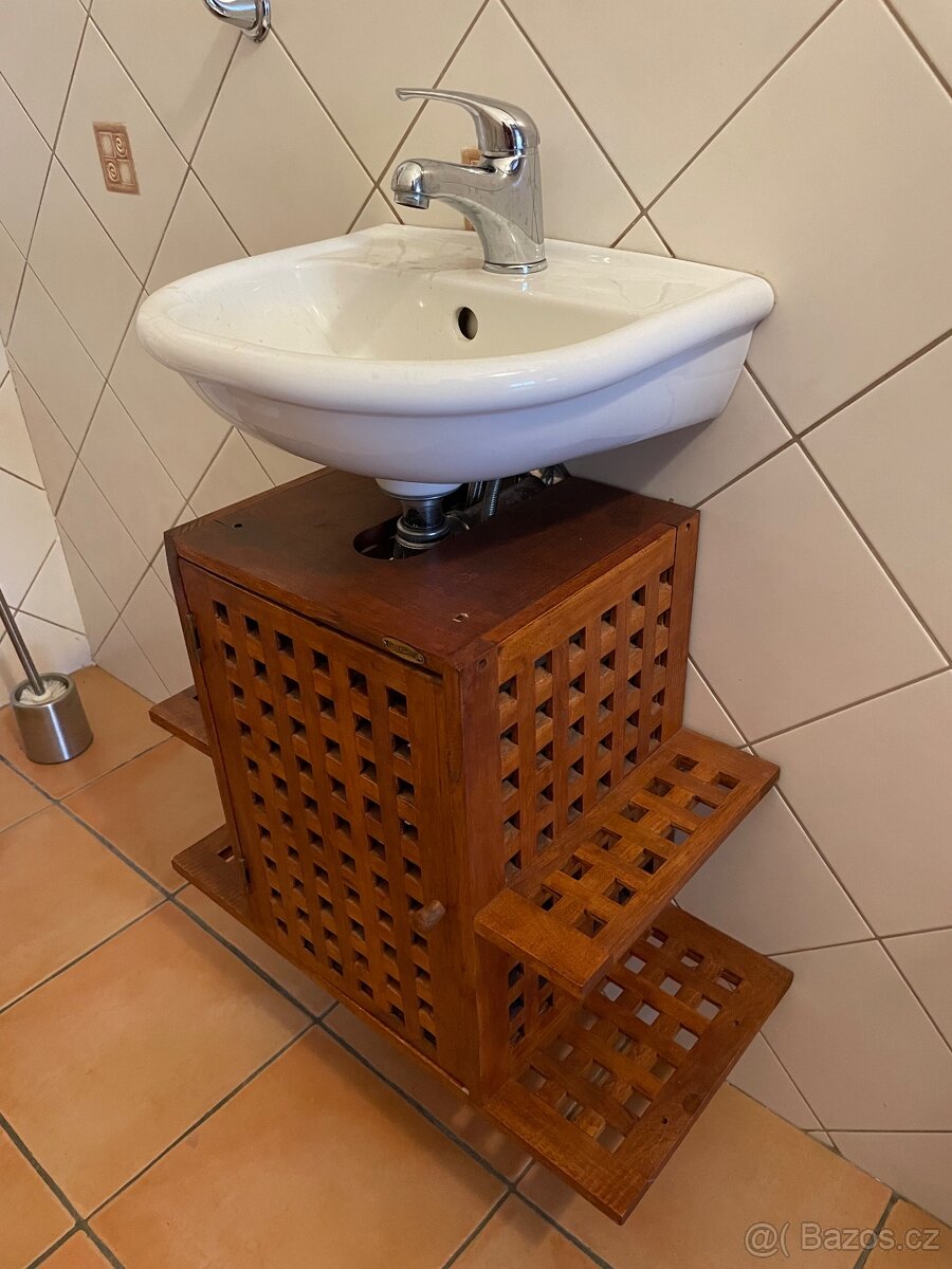 Skříňka pod umyvadýlko