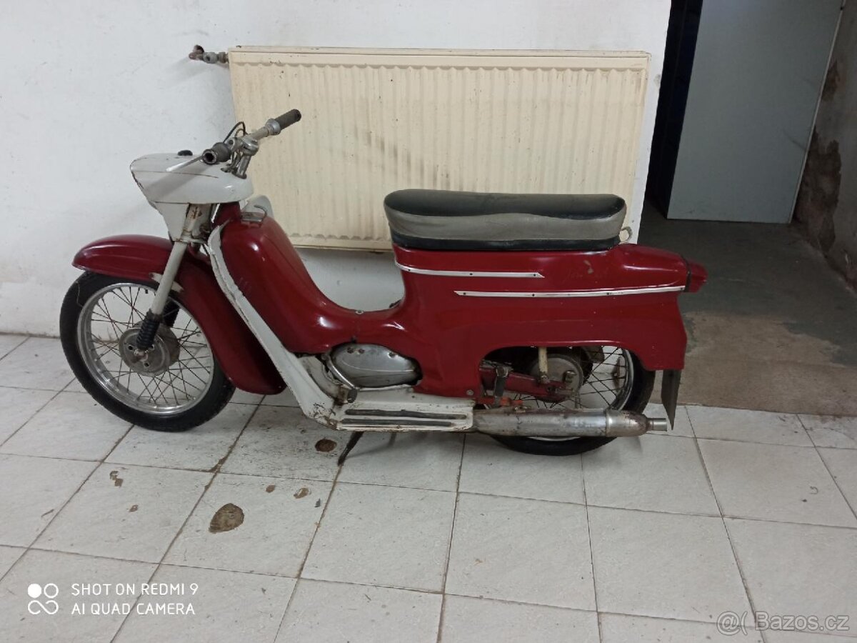Jawa 20 pionýr vínový
