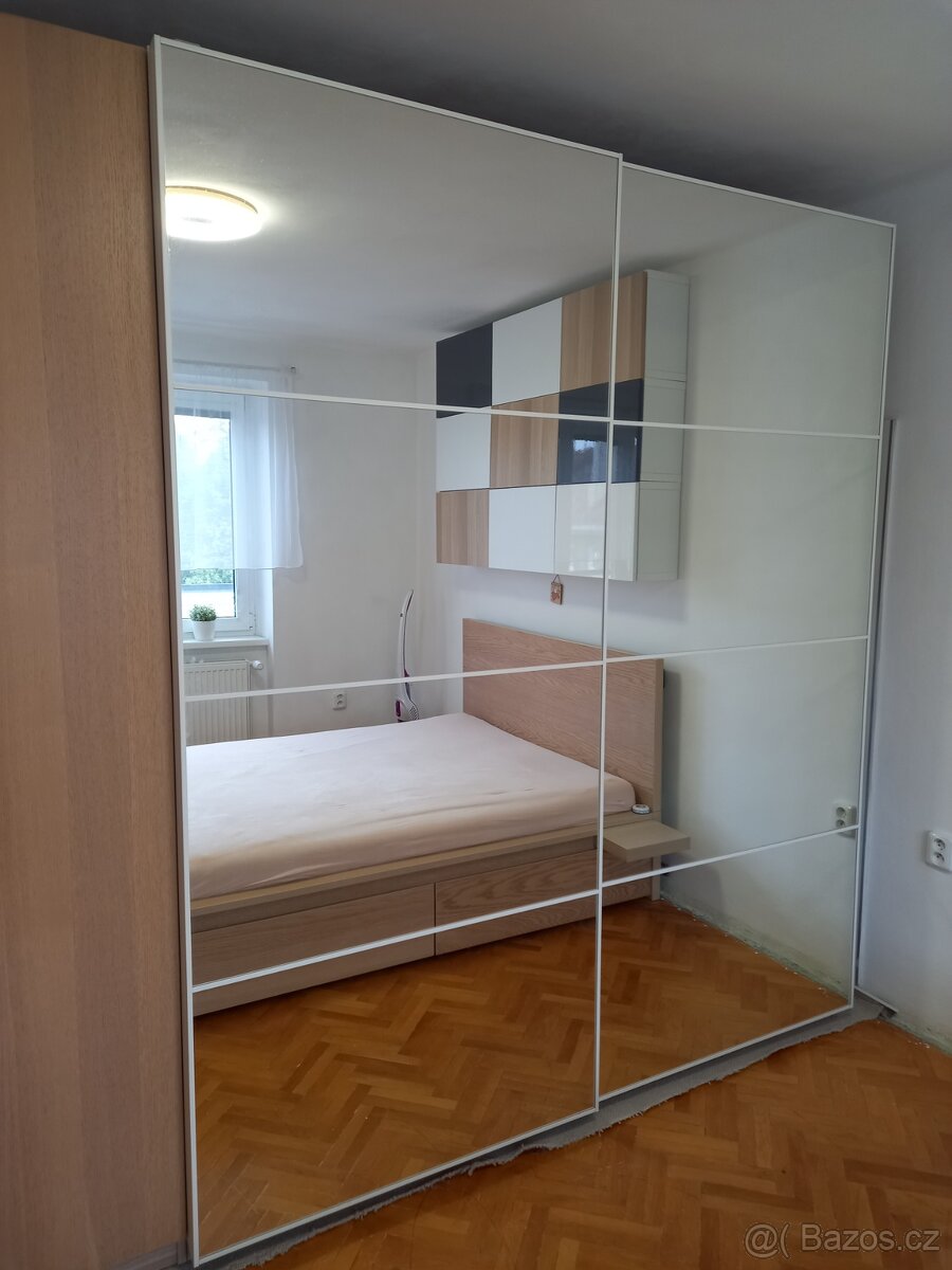 Šatní skříň PAX