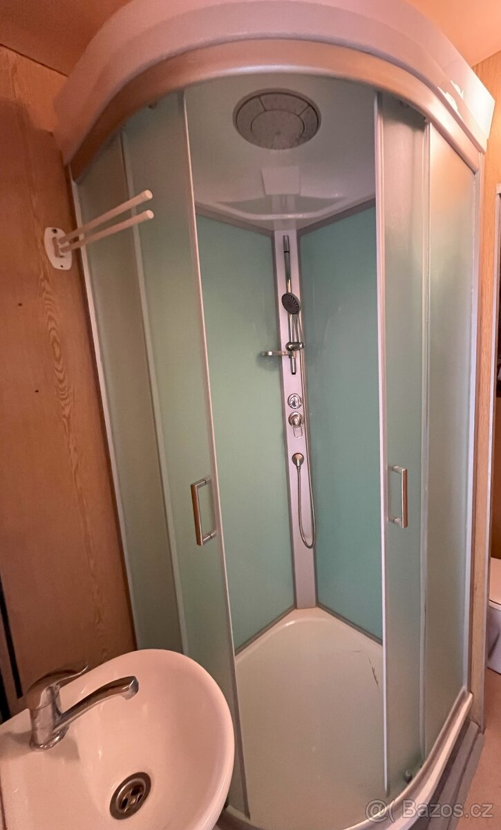 Kompletní sprchový kout