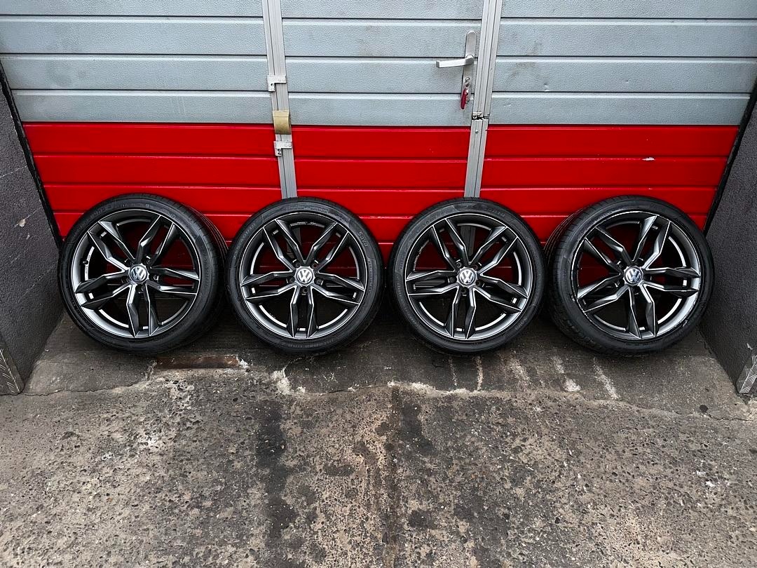 ALU kola VW 18" 8J ET35 pneu 235/40/R18