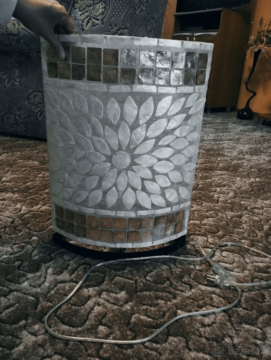 Stojací lampa