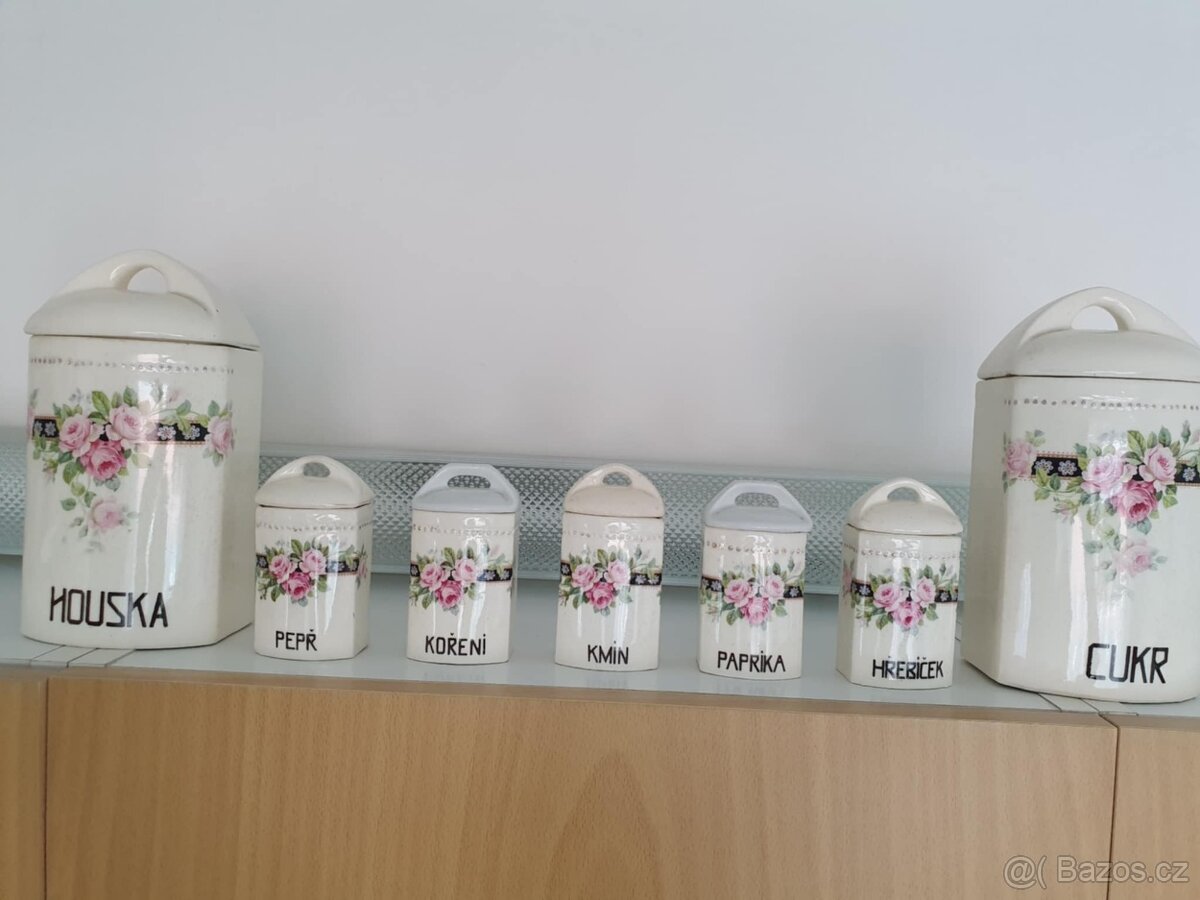 Staré porcelánové kořenky