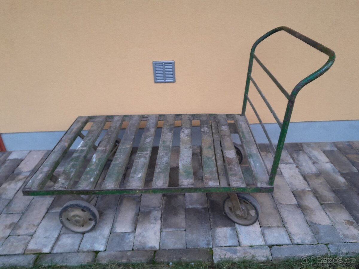 Dílenský vozík