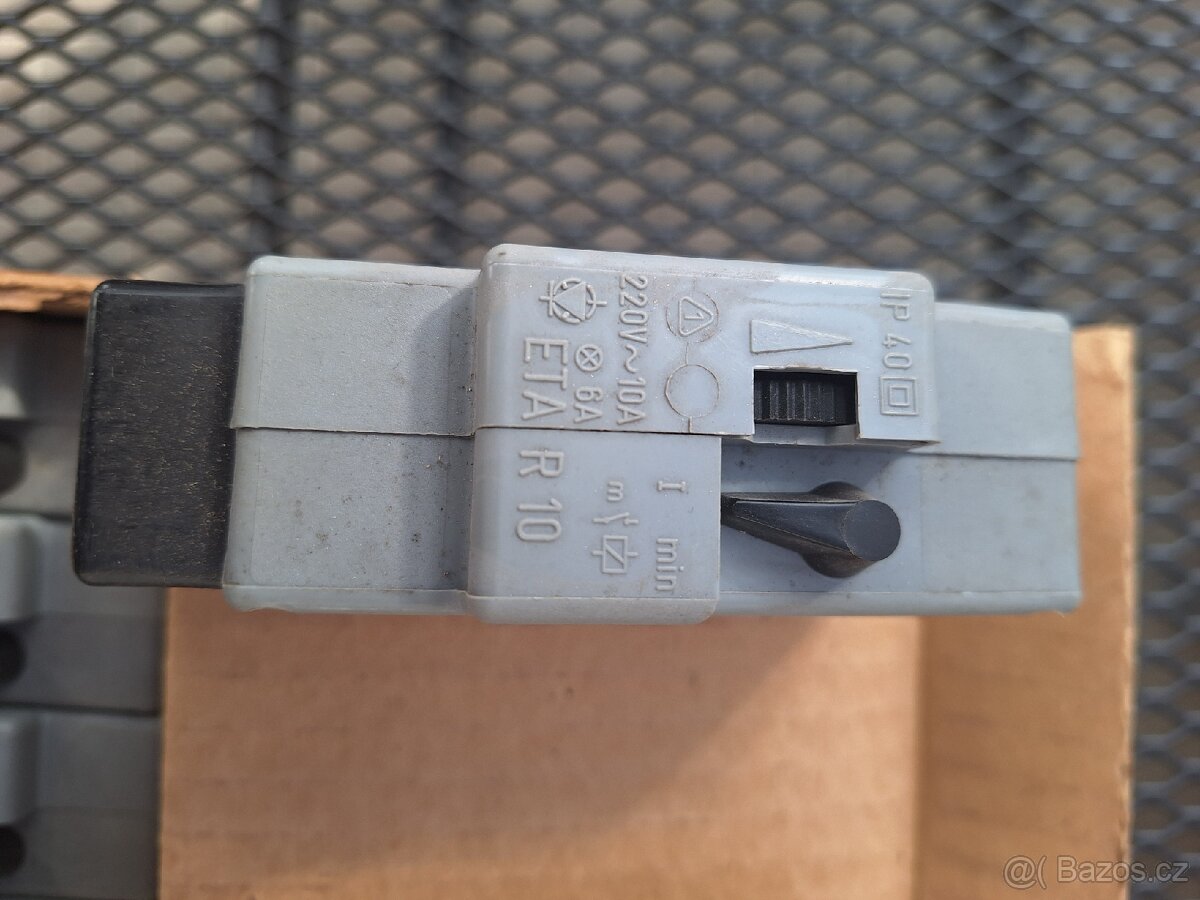 Schodišťový spínač 6x