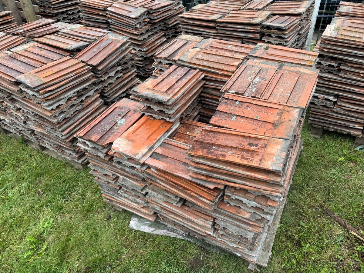 Použité tašky (střešní krytina), cca 150 m2