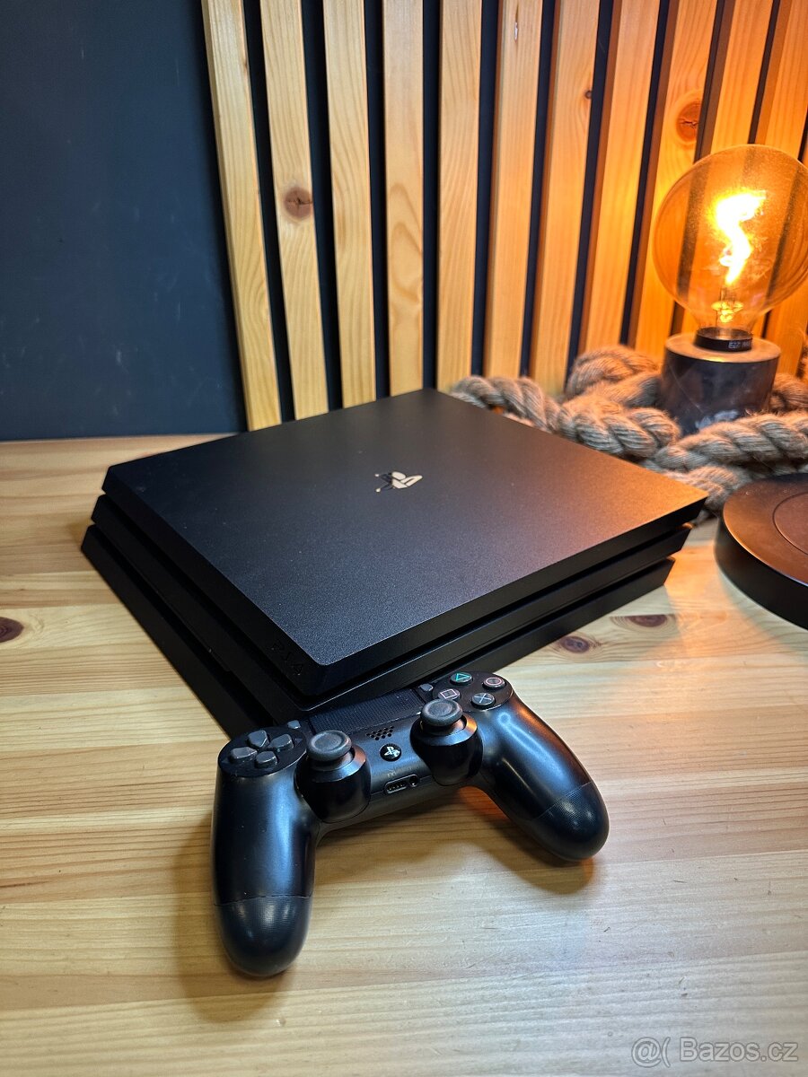 Sony PS4 Pro, 1 TB + 1x ovladač