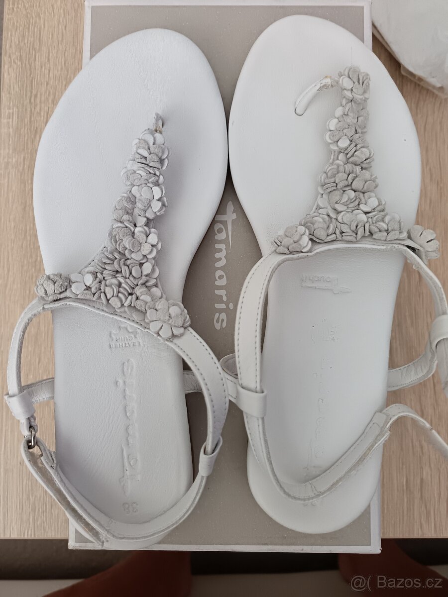 Kožené sandálky Tamaris 38